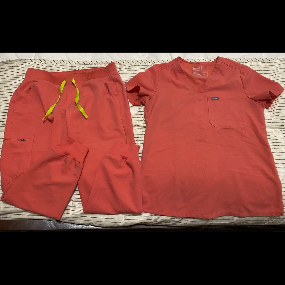 Figs Hot Coral scrub set S/M